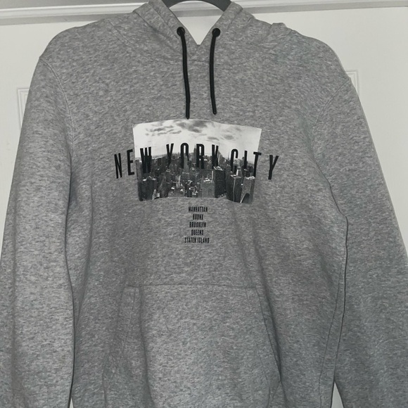 Forever 21 Tops - Gray New York Hoodie